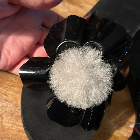 UGG - Picture 9 of 10